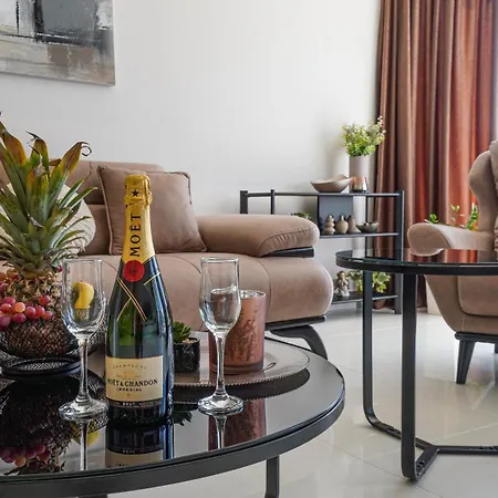 Διαμέρισμα Luxury Seaview Azzurro 5 *