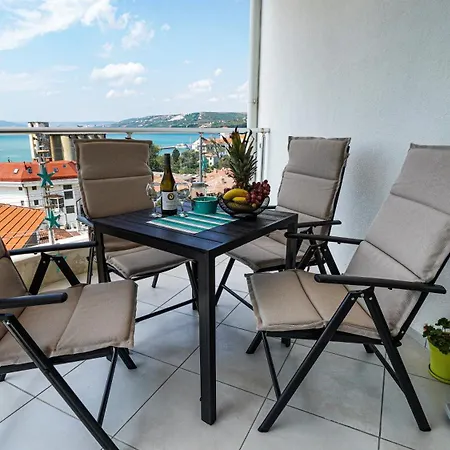 Luxury Seaview Azzurro 5 * Baltjik