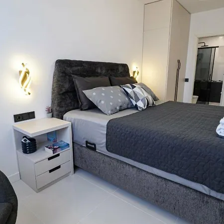 Luxury Seaview Azzurro 5 Baltjik