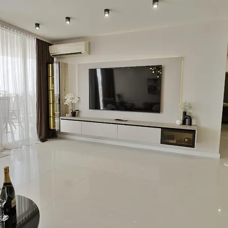 Apartment Luxury Seaview Azzurro 5 Balchik